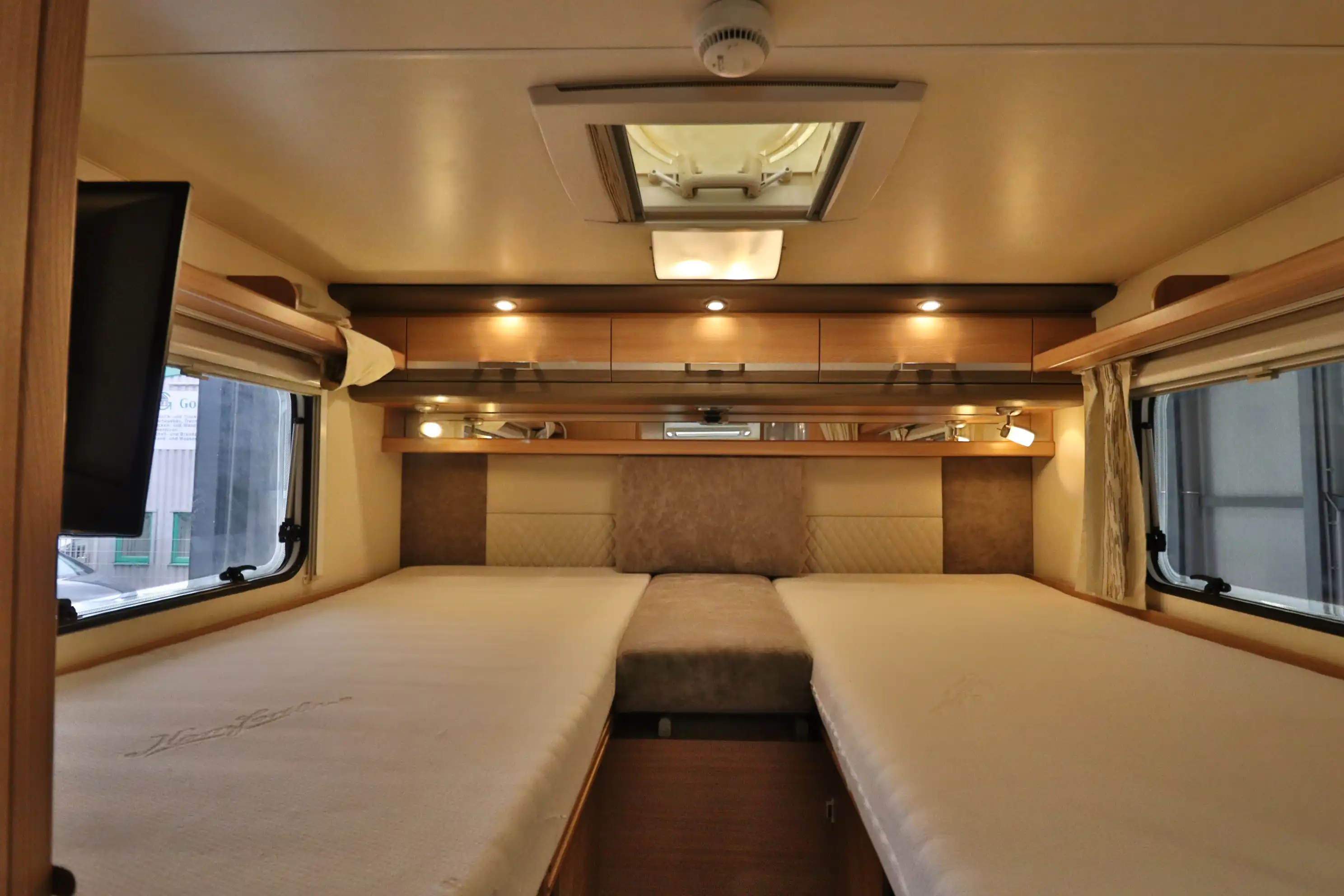 KNAUS Sun TI 700 MEG